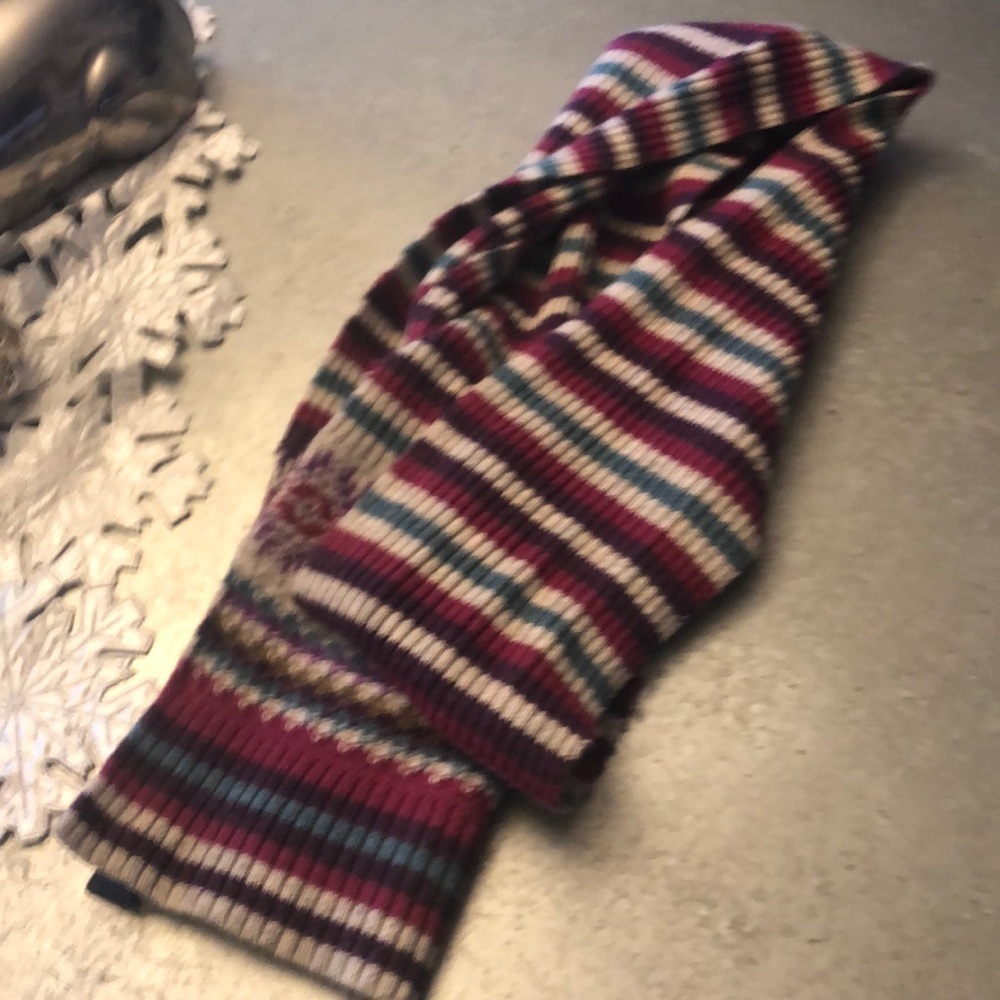 Wool Scarf 🧣 - Picture 5 of 5